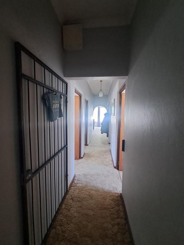 3 Bedroom Property for Sale in Sandbaai Western Cape